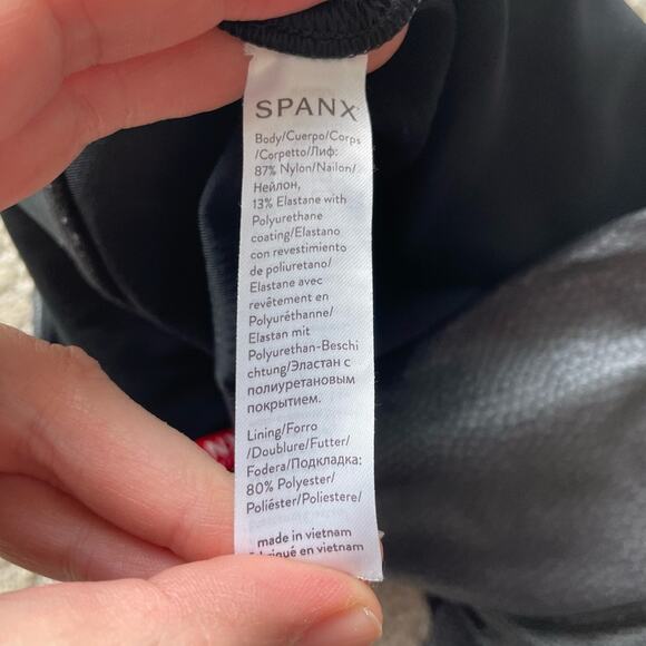 Spanx Pebble Faux Leather Leggings in Black Size M - Picture 6 of 7